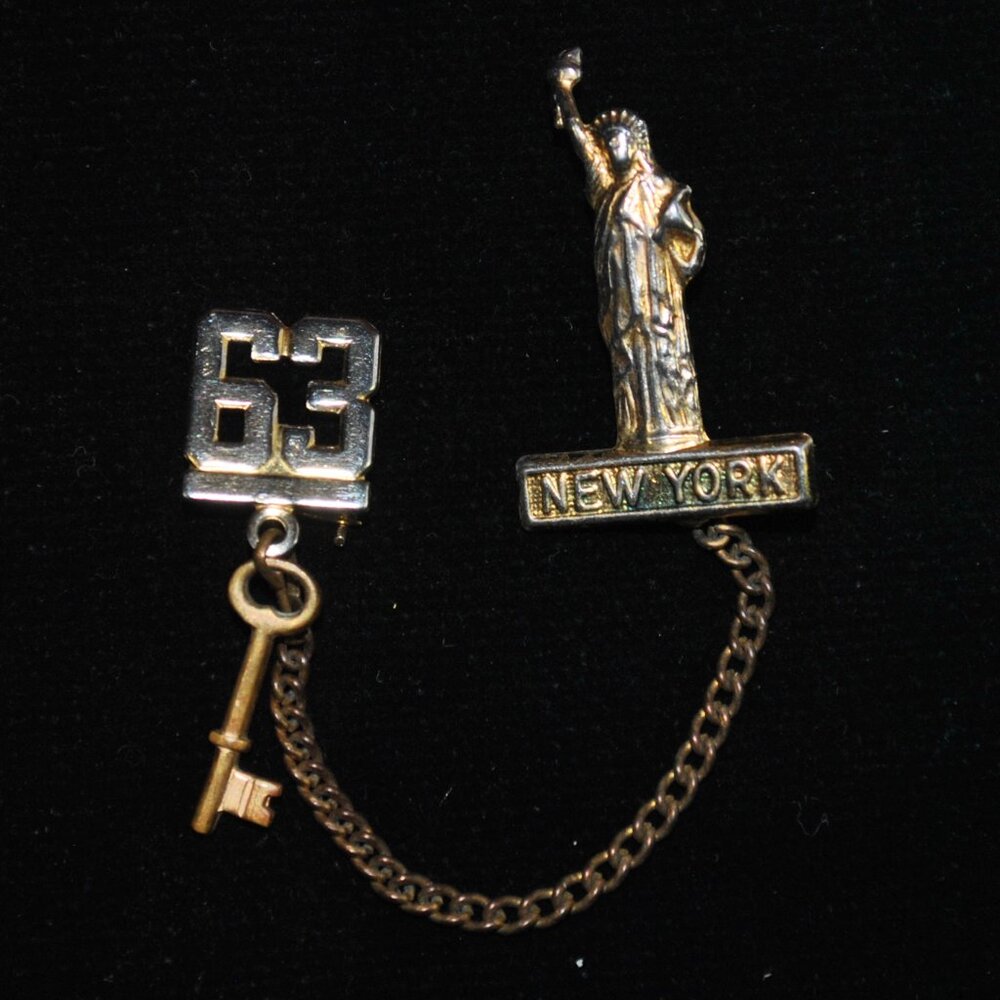 Vintage 1963 New York Statue of Liberty Souvenir Brooch
